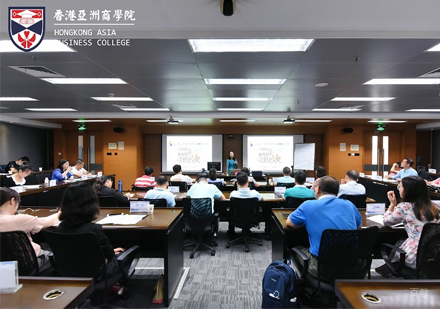 校区老师授课场景展示