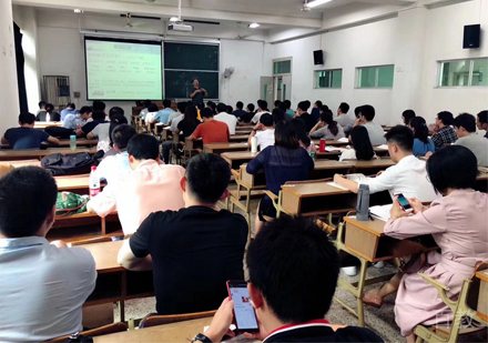 校区学员上课场景展示