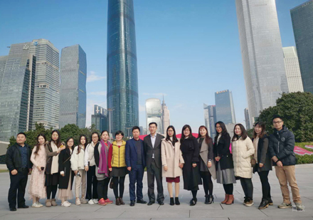 南昌读研教育_校区师生合影