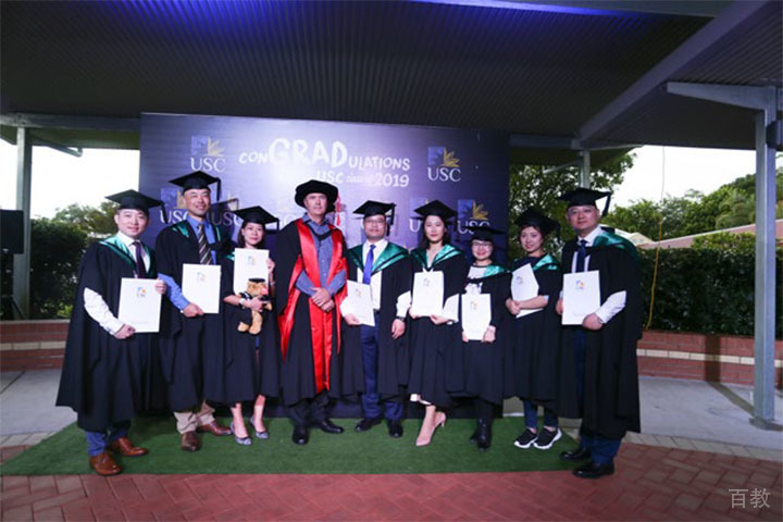 北京澳大利亚阳光海岸大学-学威_澳大利亚阳光海岸大学师生毕业合影
