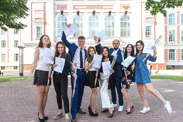 北京法国昂热大学法国昂热大学学员颁发毕业证书