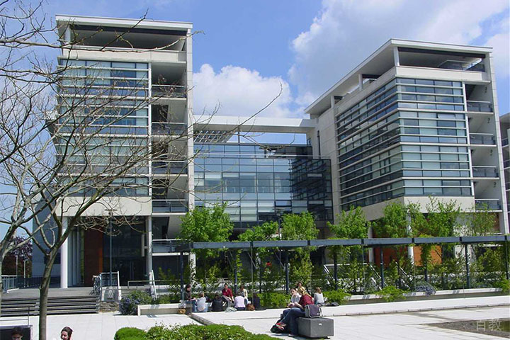 法国昂热大学学习环境
