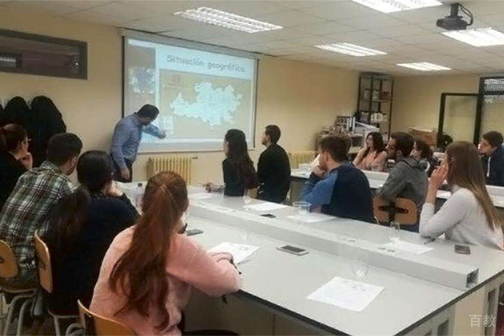 西班牙塞万提斯大学课堂教学环境