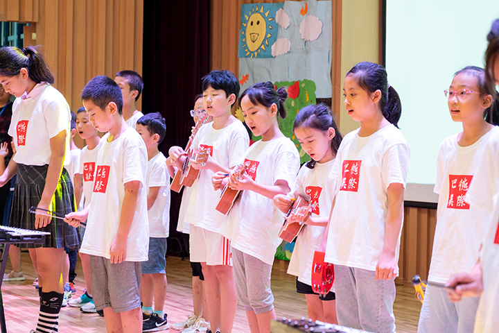 成都巴德美际学校_乐器合唱团