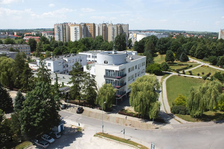 波兰热舒夫信息技术与管理大学校区环境