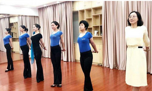 深圳幸福女子学堂_仪态训练