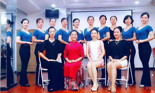 深圳幸福女子学堂_师生集体合影