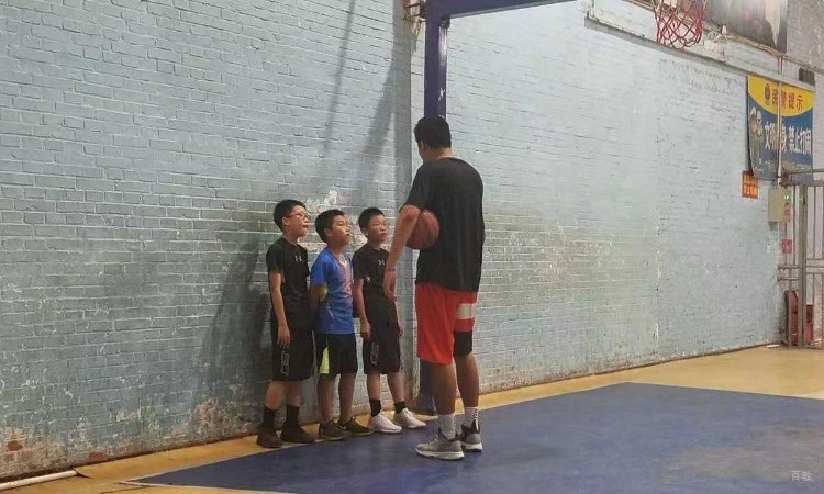 北京五三体育_老师教学