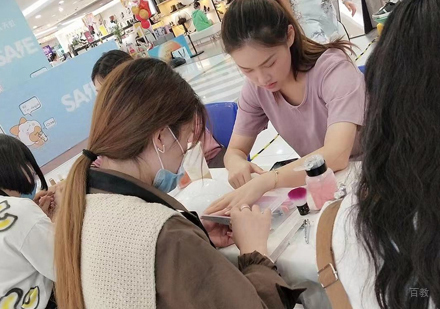 校区老师授课场景展示