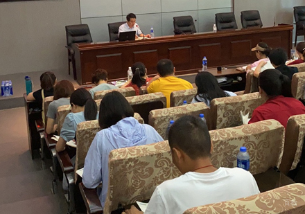 老师授课场景展示
