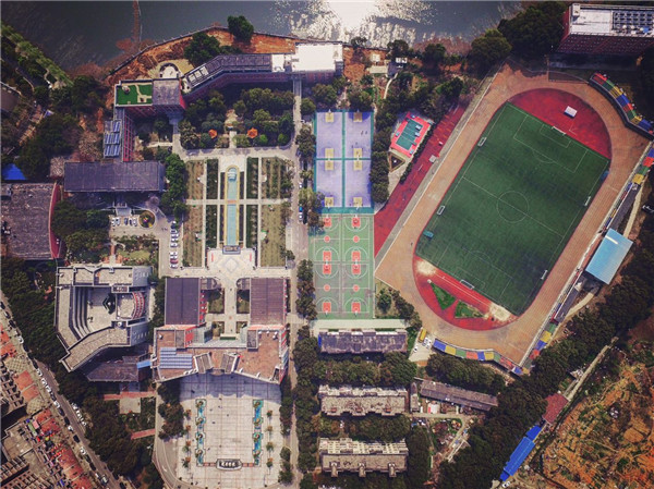 武汉洪山高级中学国际部学校校园俯视图