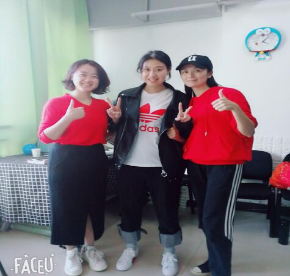 长沙新语教育_大合照