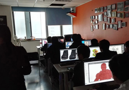 校区学员课堂学习场景展示