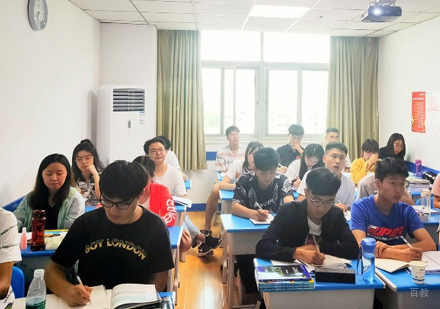 校区学员课堂场景展示