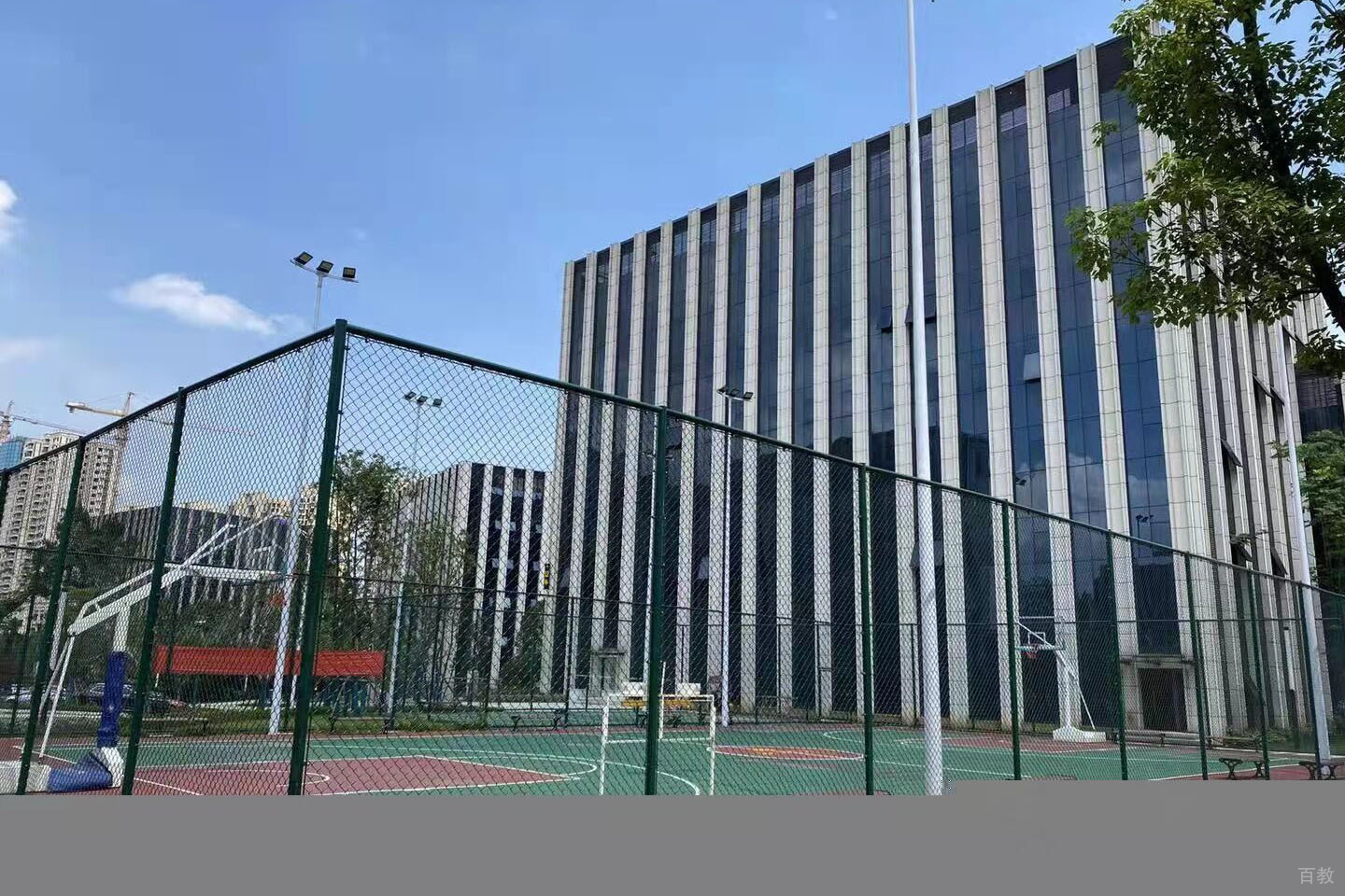 长沙文都考研_学校篮球场
