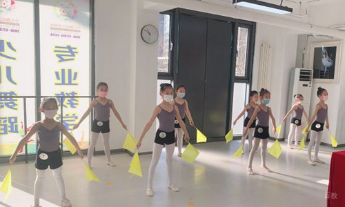学员表演