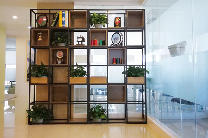 成都漫路服装设计学校_大厅展示架