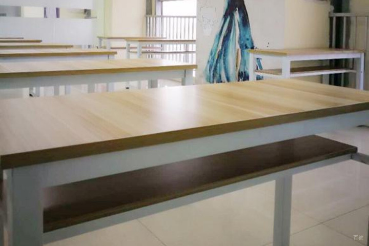 成都漫路服装设计学校_时装画专业教室
