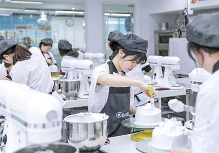 校区学员学习场景展示