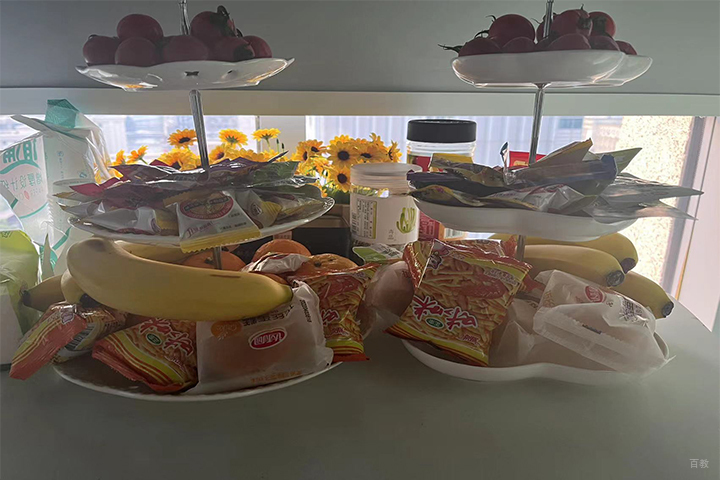 世纪文缘MBA零食角