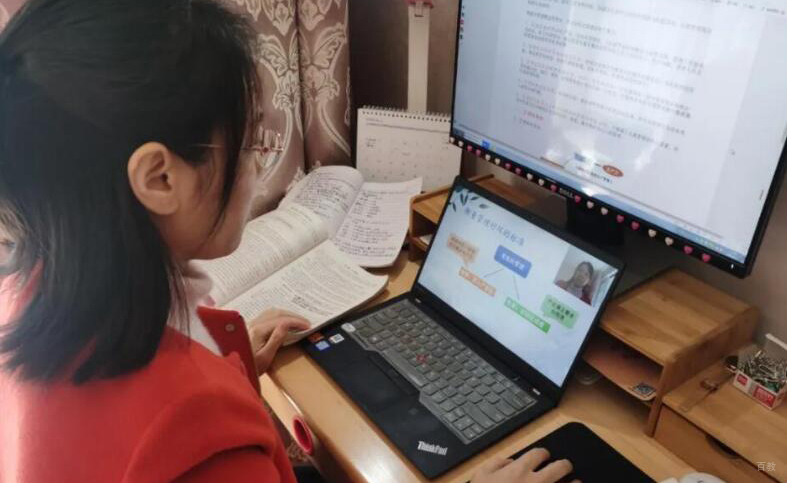 趴趴教育的上课情况