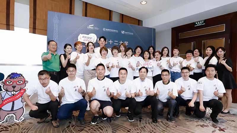 武汉高顿国际硕士_学员合影