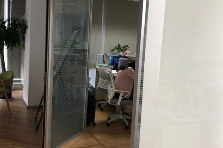 重庆美图教育_办公室门口