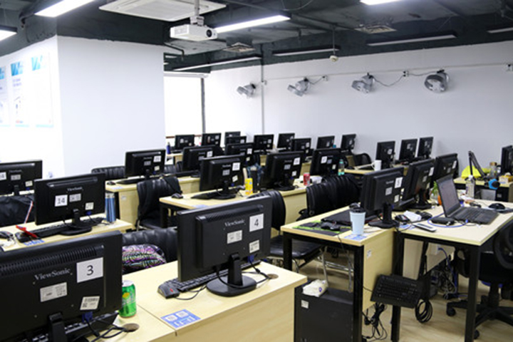 重庆博为峰电脑实训教室