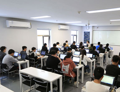 福州乐搏软件测试培训学校_乐搏软件测试培训学校学员上课场景展示