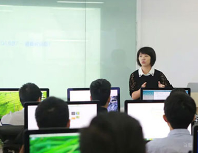 乐搏软件测试培训学校老师授课场景展示