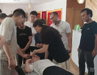 推拿按摩现场教学展示-