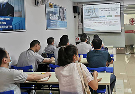 校区学员上课场景展示