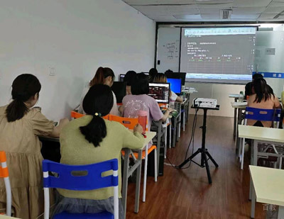西安建皇教育_校区学员正在上课展示-