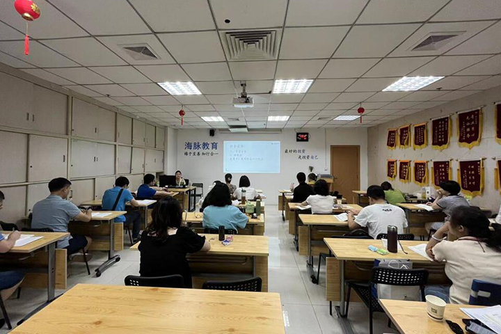 福州海脉教育_海脉教育学员上课中
