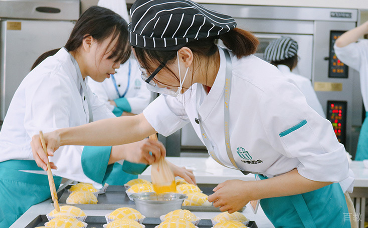  优美西点烘焙学生活动