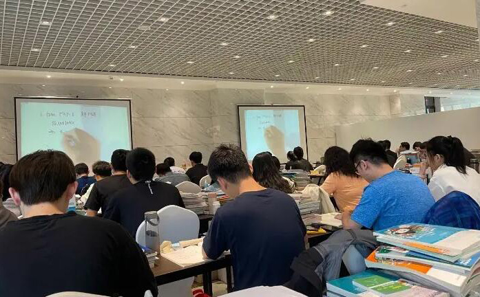 南宁新东方考研_南宁新东方考研教室设备