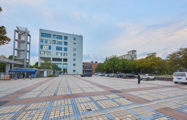 上海玮优WEU.S国际教育学校环境相册