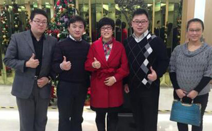 长沙光环国际教育_老师与学员合影