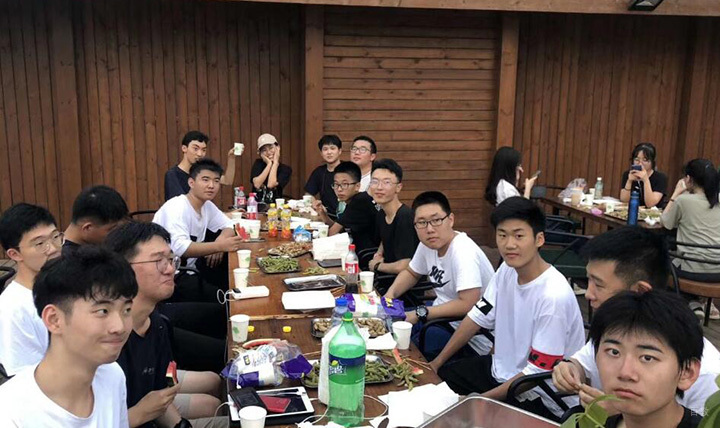 聚餐环境