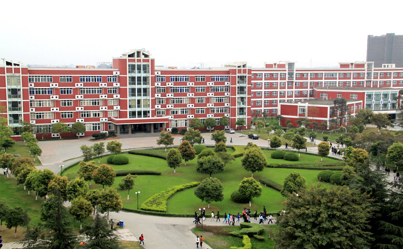 上海艺术高中学校学校环境照片