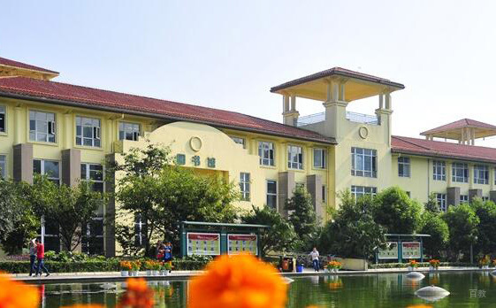 成都四川外国语大学成都学院_学院环境