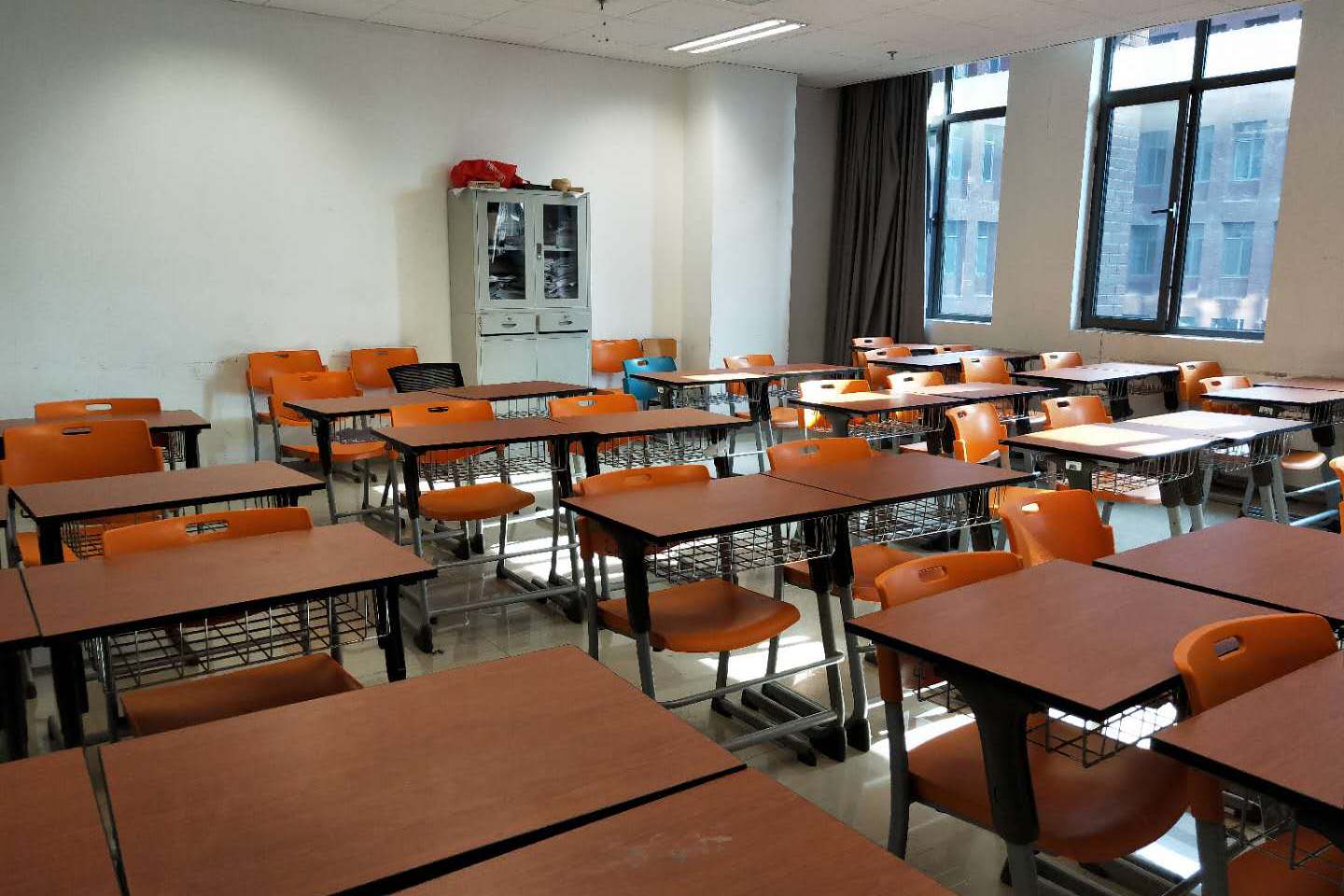 北京北外同文外国语学校_教室环境