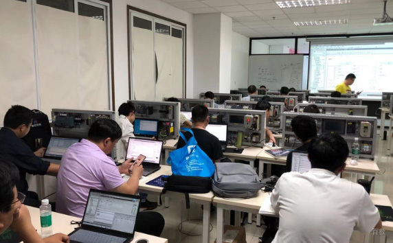 上海程控教育_教学环境