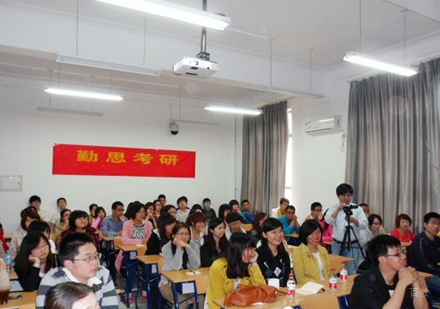 校区学员上课场景展示