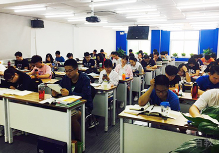 校区学员课堂上课场景展示