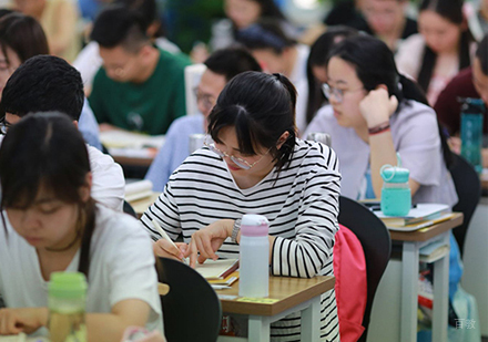 北京新东方考研四六级_学员学习场景展示