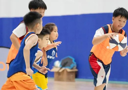 北京悦狮青少年篮球_校区学员上课场景展示