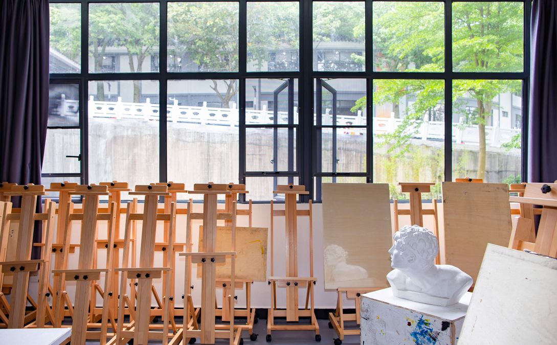 广州美术学院附中AIP国际艺术高中学校艺术教室环境