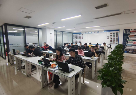 武汉汇智动力_校区学员上课场景展示