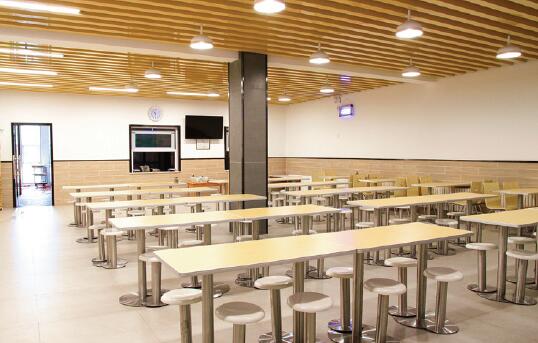 北京树人加拿大国际高中OSSD食堂环境